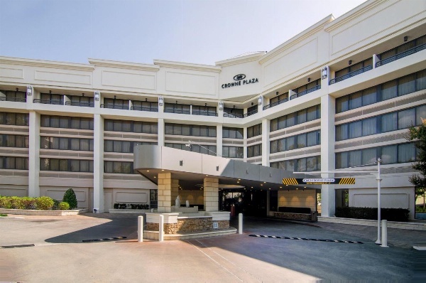 Crowne Plaza Executive Center Baton Rouge image 1
