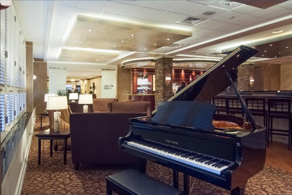 Crowne Plaza Executive Center Baton Rouge image 14