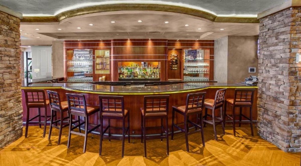 Crowne Plaza Executive Center Baton Rouge image 16