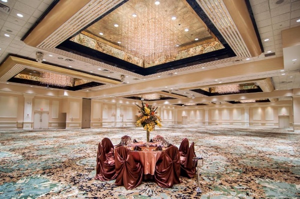 Crowne Plaza Executive Center Baton Rouge image 17