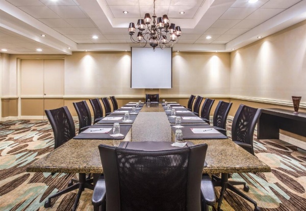 Crowne Plaza Executive Center Baton Rouge image 20