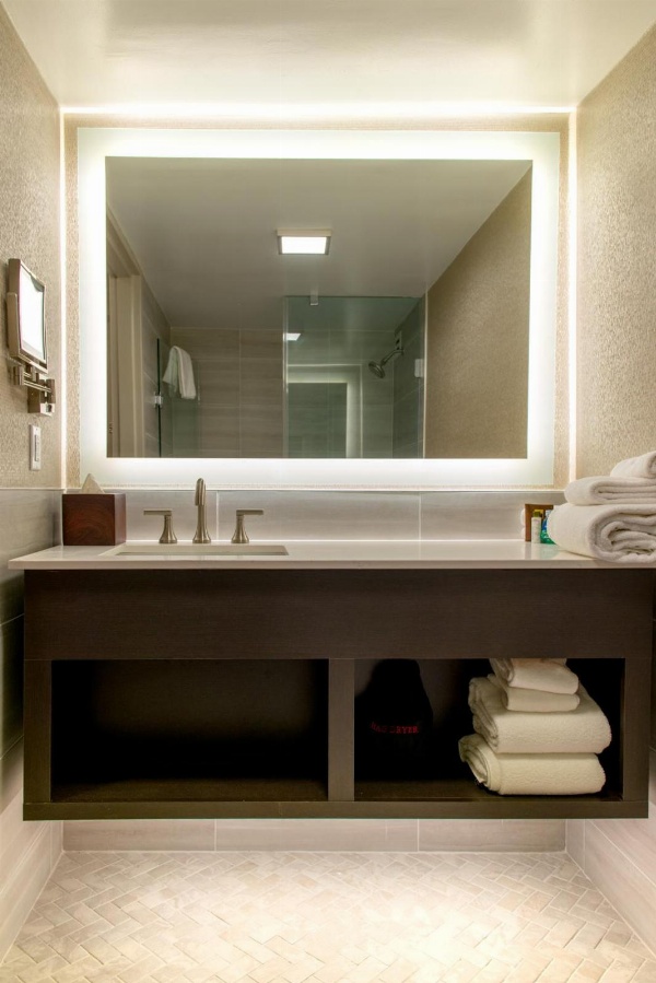 Crowne Plaza Executive Center Baton Rouge image 7